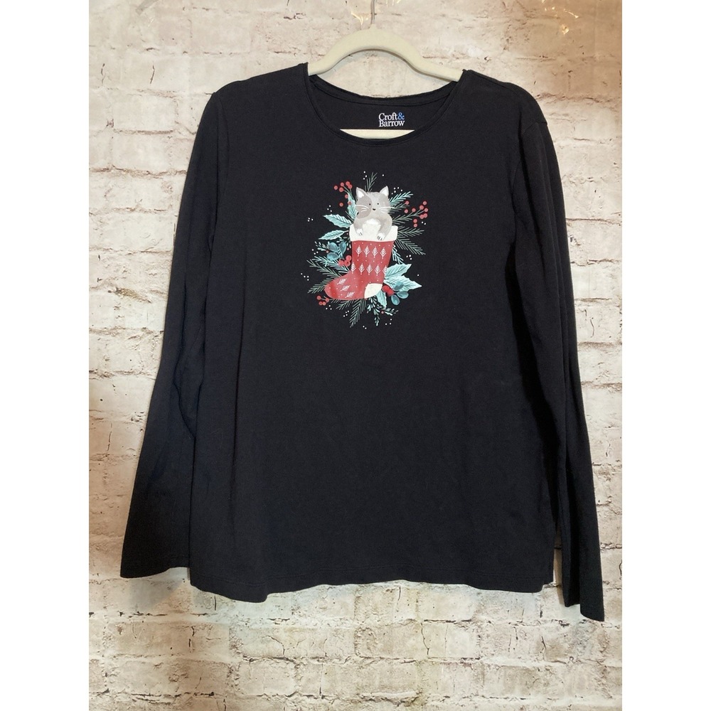 Croft & Barrow Top Large Black Christmas Cat In Stocking Long Sleeve Classic Tee
